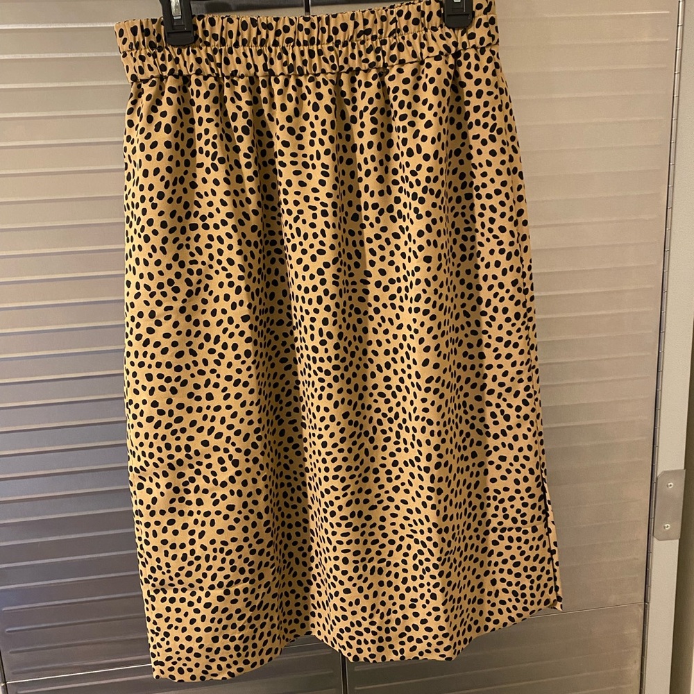 Cheetah Animal Print Black and Tan Skirt Elastic Waist Side Slit Flattering